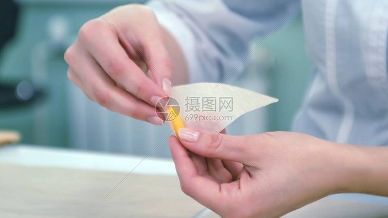 原料药定制合成：资质办理的关键要素